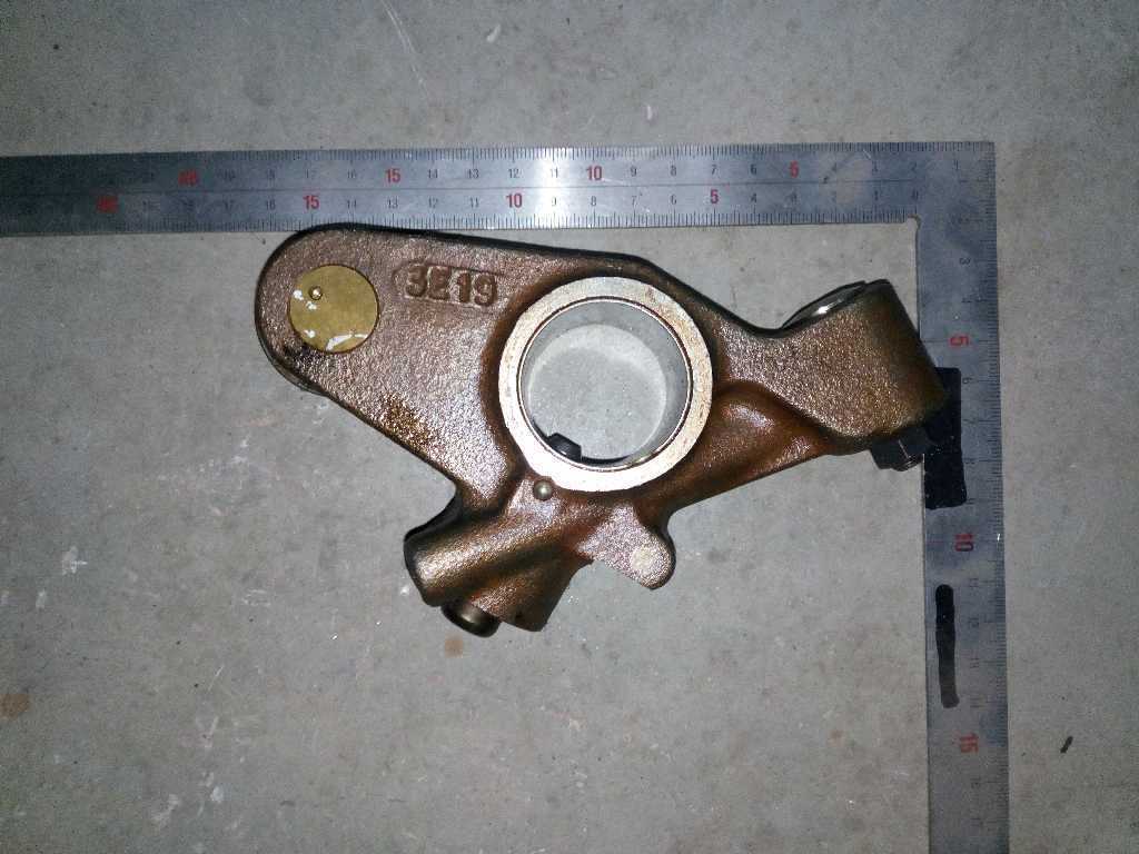 коромысло моторного тормоза CUM 15 б/у - 1